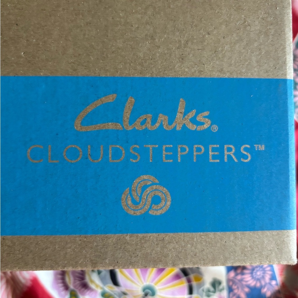 Clarks Brown Winter Boots w/ Faux Fur Lining NIB - Picture 7 of 8